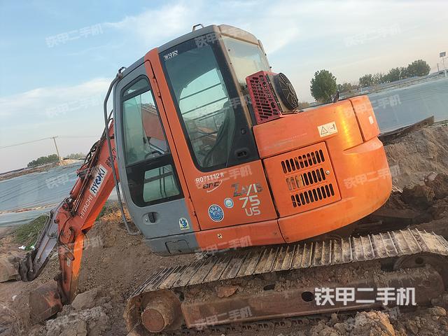 驾驶室顶部（整机外观）