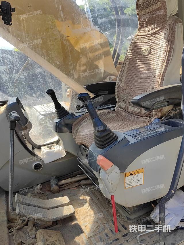 驾驶室整体（整机外观）