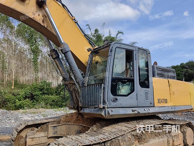 驾驶室顶部（整机外观）