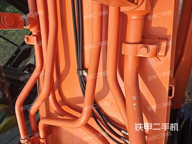 驾驶室顶部（整机外观）