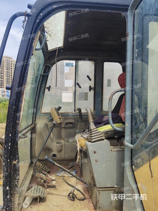 驾驶室整体（整机外观）