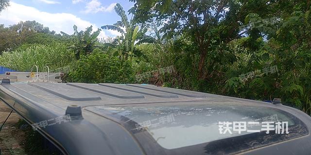 驾驶室顶部（整机外观）