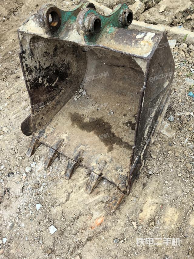 轉(zhuǎn)盤和下車架正前(工作和回轉(zhuǎn)裝置) 轉(zhuǎn)盤和下車架正前(工作和回轉(zhuǎn)裝置)