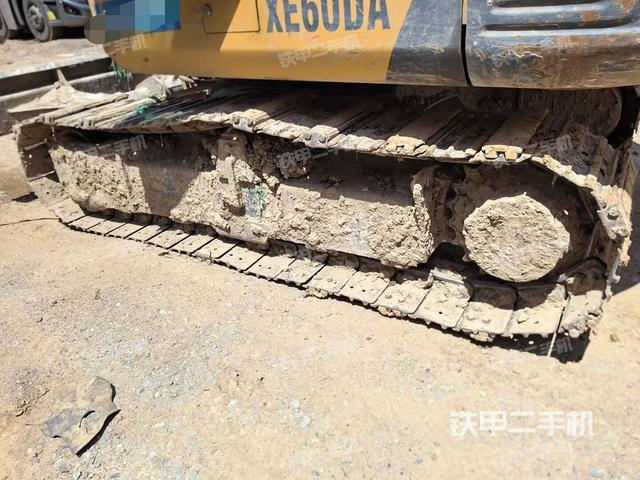 单侧履带整体（整机外观）