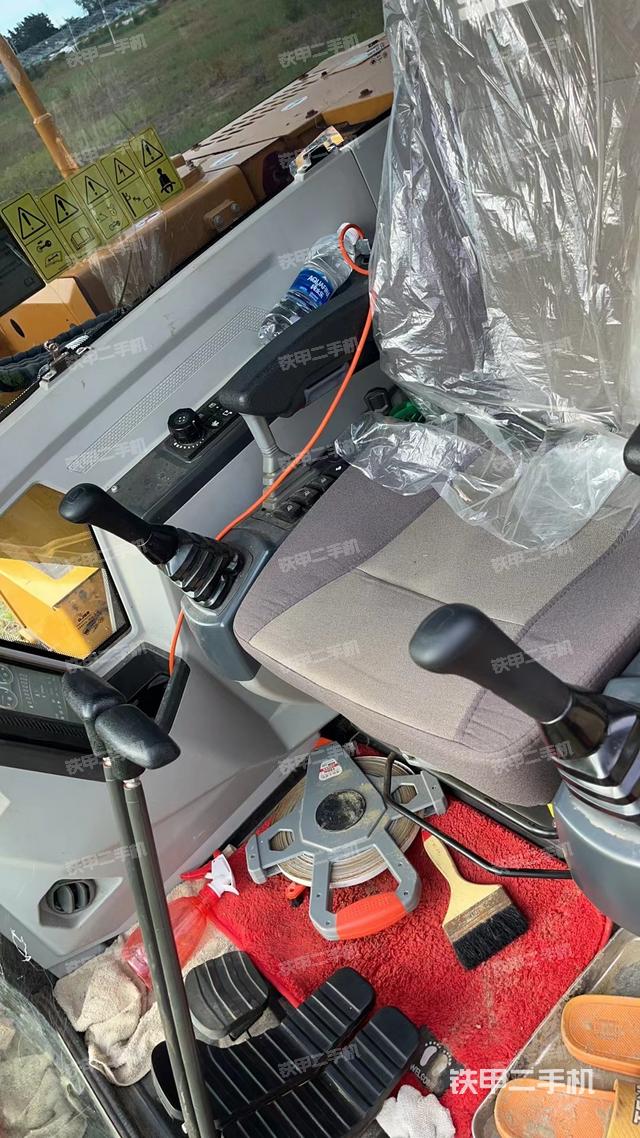 驾驶室整体（整机外观）