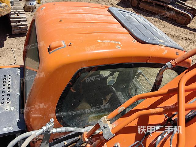 驾驶室顶部（整机外观）