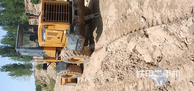 发动机左侧（整机外观及大件）