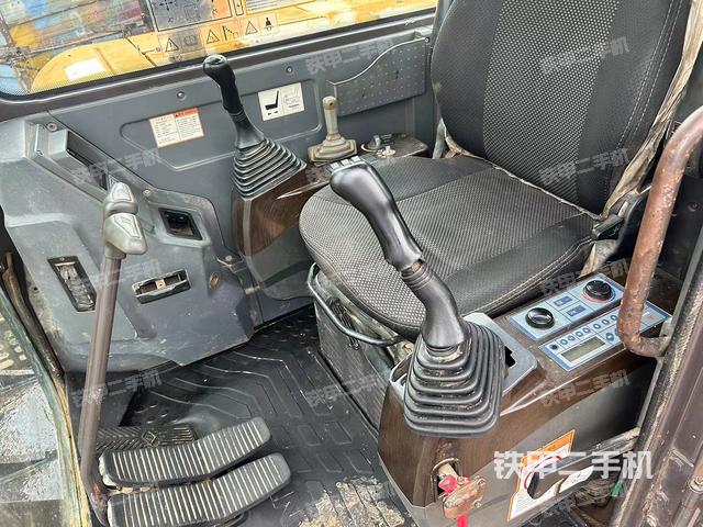 驾驶室整体（整机外观）