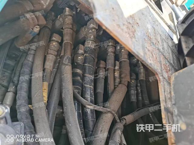 回转马达和主控阀（整机外观）