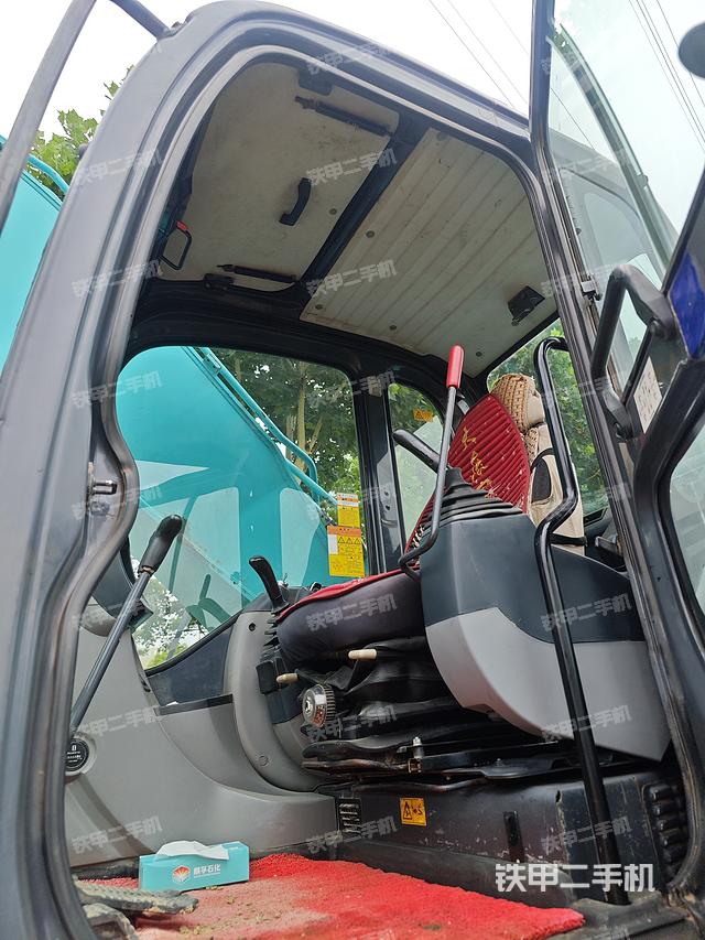 驾驶室整体（整机外观）