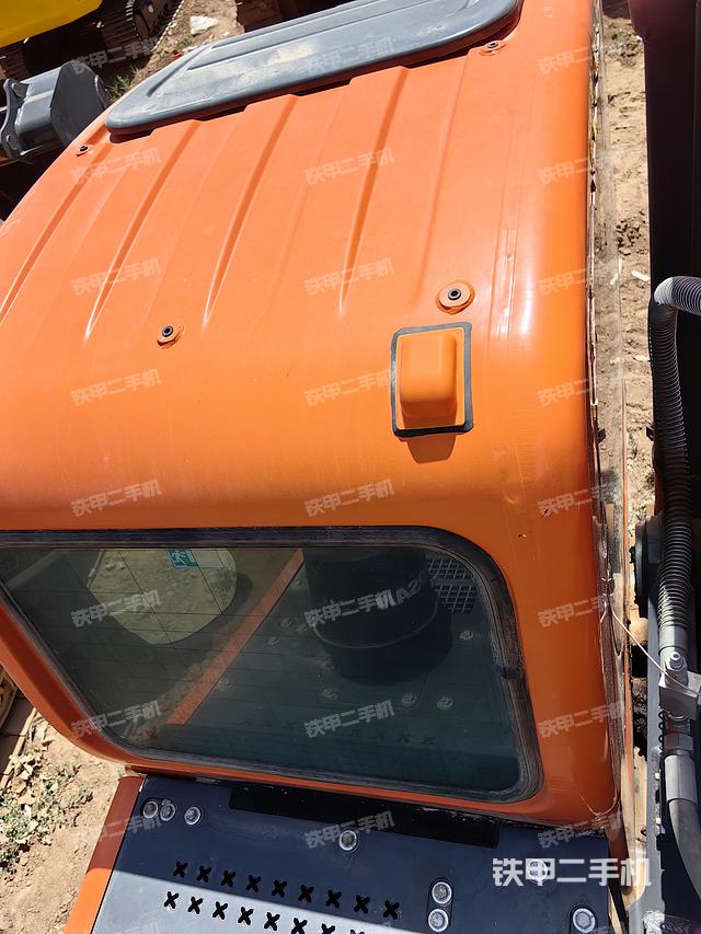 驾驶室顶部（整机外观）