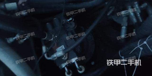 回转马达和主控阀（整机外观）