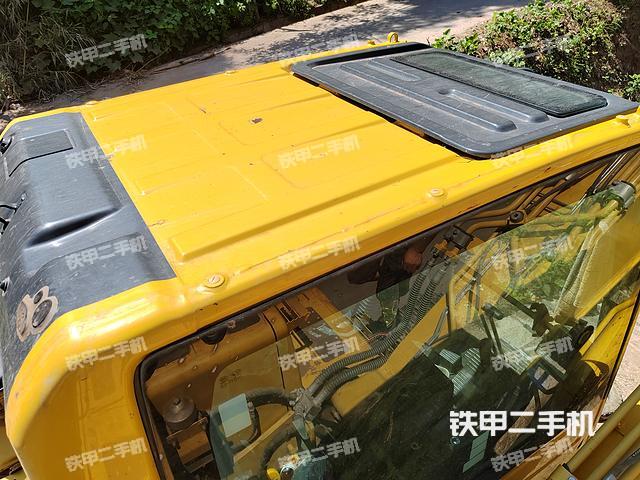 驾驶室顶部（整机外观）