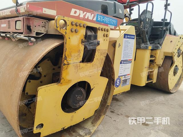 整机右后45°（设备外观及核心部件）