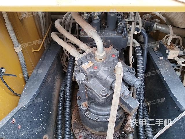 回轉(zhuǎn)馬達(dá)和主控閥（整機(jī)外觀）