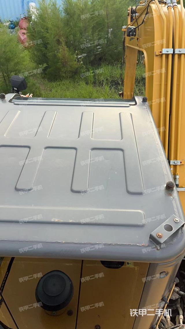 驾驶室顶部（整机外观）