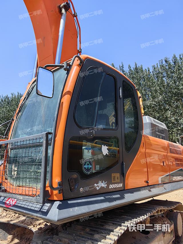 驾驶室整体（整机外观）