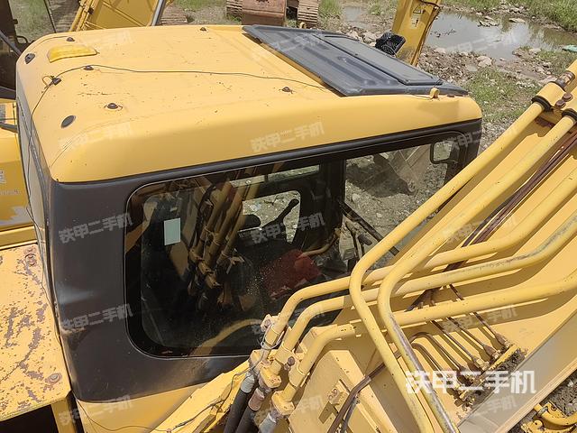 驾驶室顶部（整机外观）