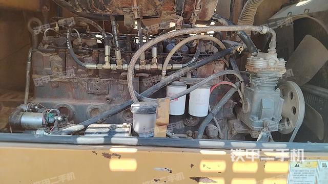 发动机右侧（整机外观及大件）