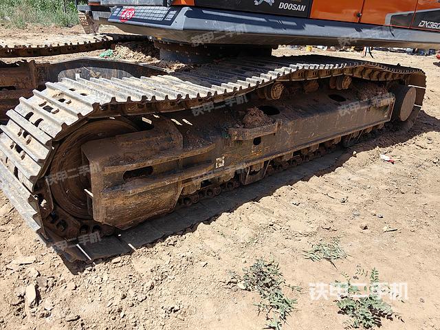 单侧履带整体（整机外观）