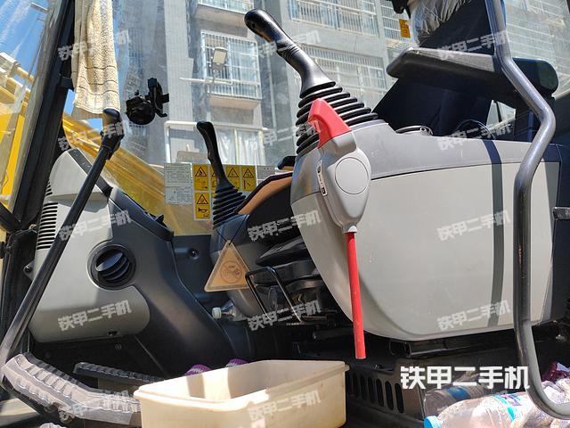 驾驶室整体（整机外观）