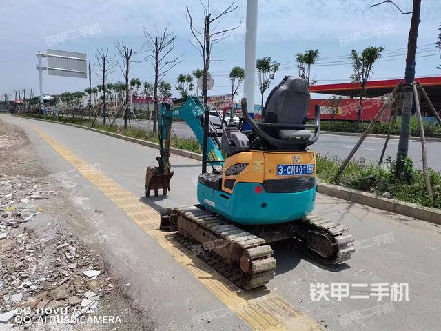 驾驶室顶部（整机外观）