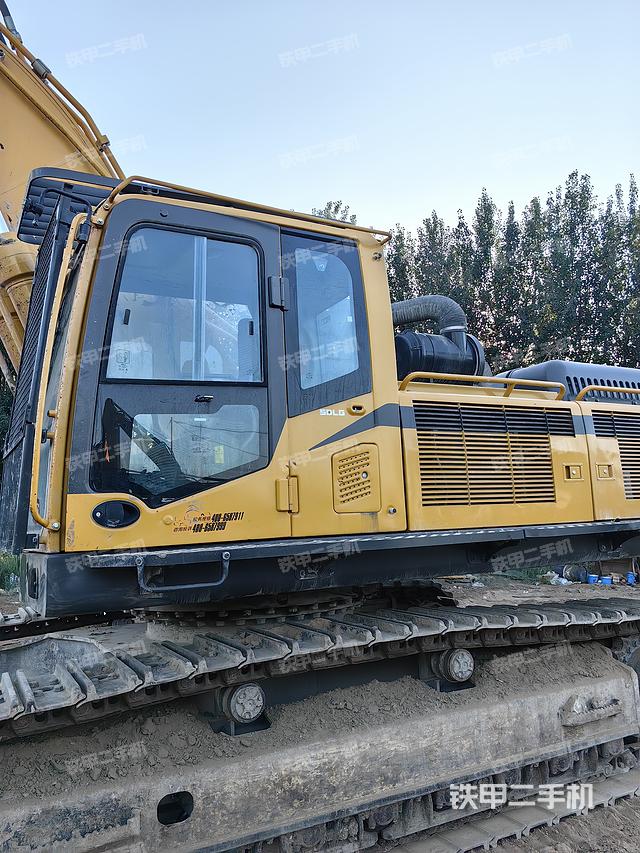 驾驶室整体（整机外观）