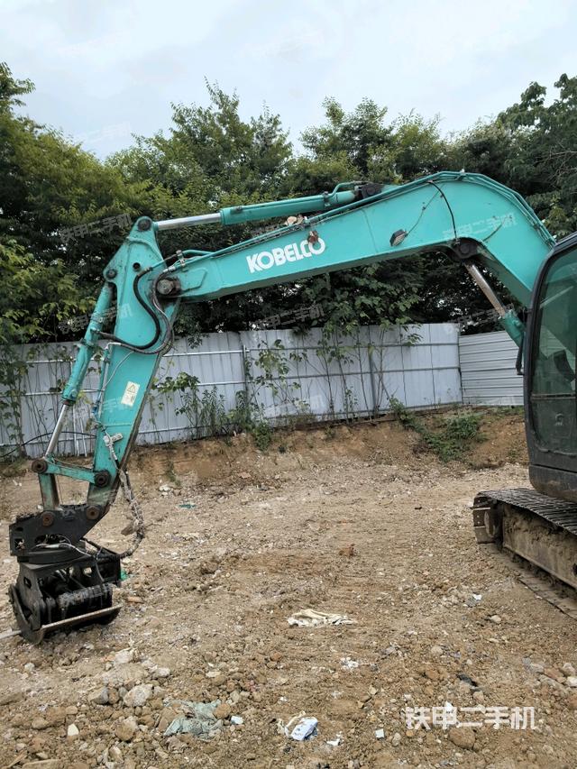 小臂整體左后(工作和回轉(zhuǎn)裝置) 小臂整體左后(工作和回轉(zhuǎn)裝置)