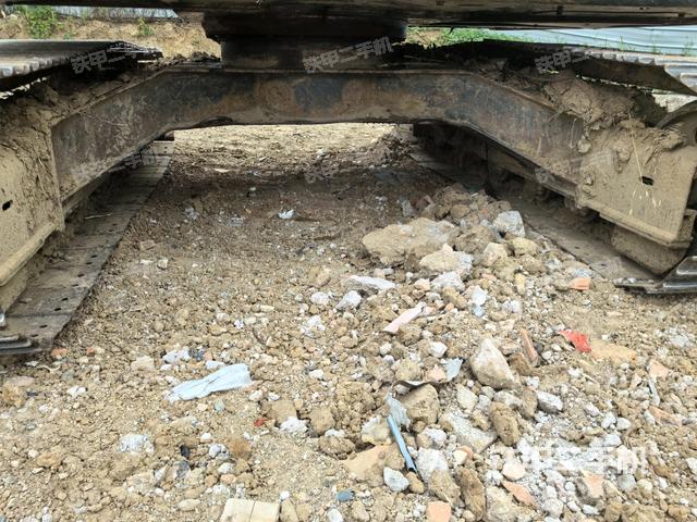 右側(cè)履帶整體?(行走機構(gòu)) 右側(cè)履帶整體?(行走機構(gòu))