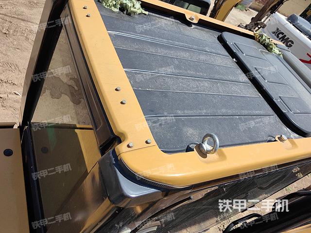 驾驶室顶部（整机外观）