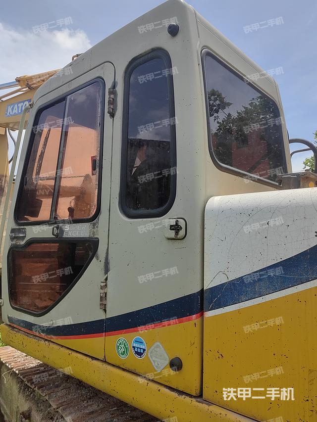 驾驶室顶部（整机外观）