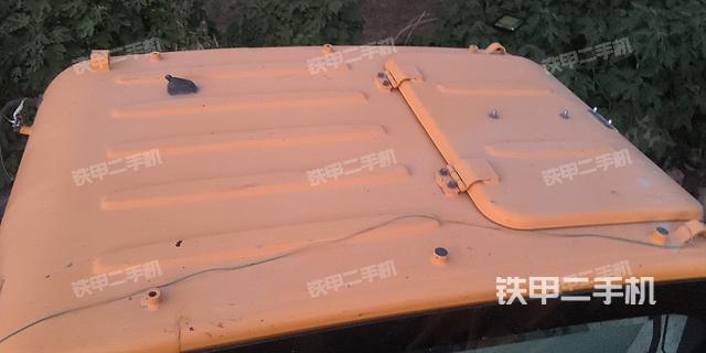 驾驶室顶部（整机外观）