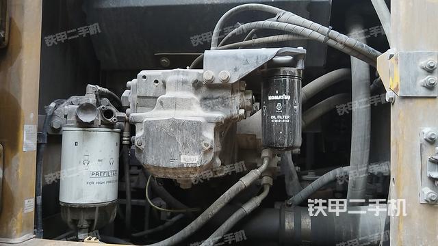 液压泵舱室正面整体（整机外观）