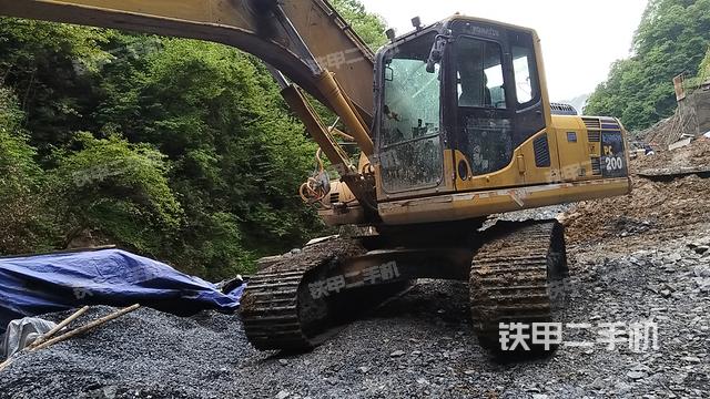 驾驶室顶部（整机外观）