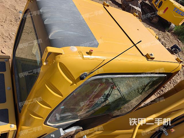 驾驶室顶部（整机外观）