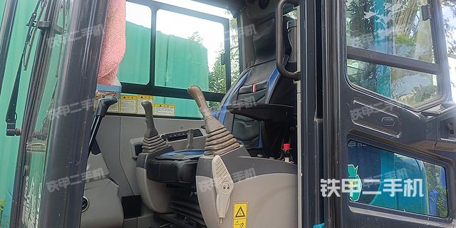 驾驶室整体（整机外观）