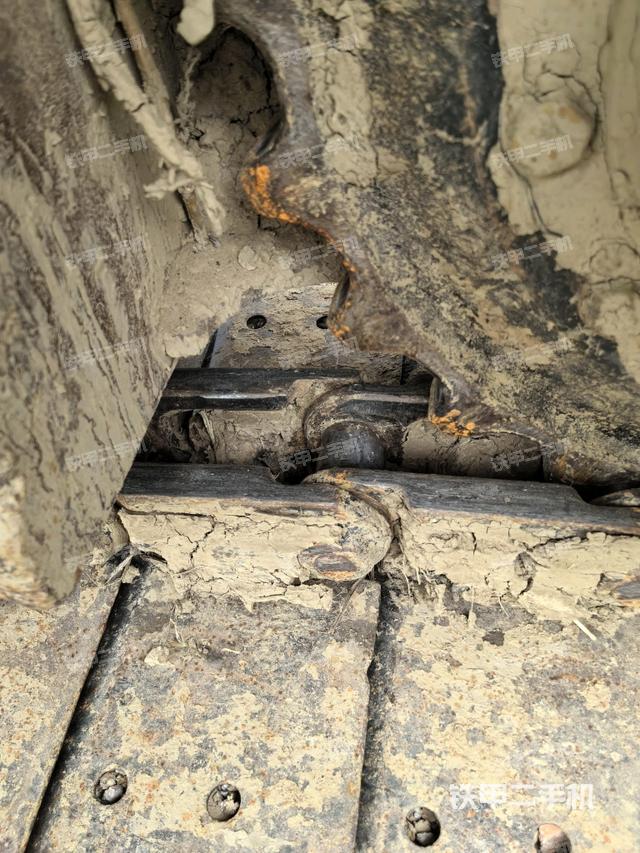 左側(cè)履帶整體?(行走機構(gòu)) 左側(cè)履帶整體?(行走機構(gòu))