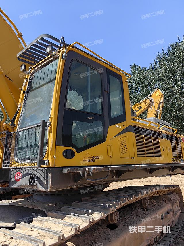 驾驶室整体（整机外观）