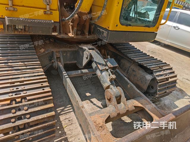 轉(zhuǎn)盤和下車架正前（工作和回轉(zhuǎn)裝置）