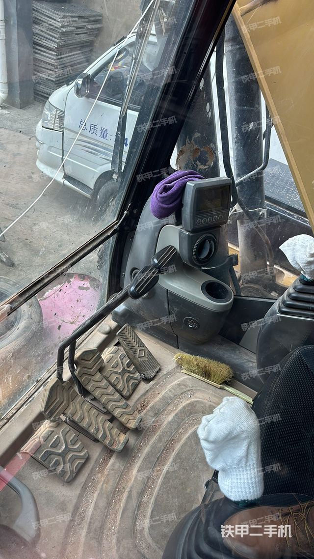 驾驶室整体（整机外观）