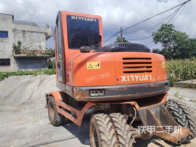 驾驶室顶部（整机外观）