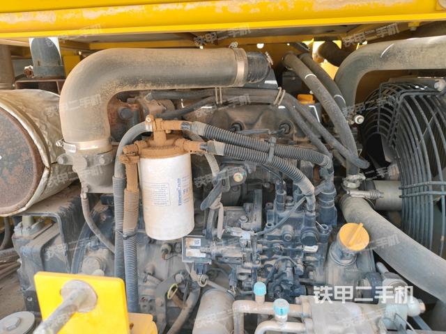 發(fā)動(dòng)機(jī)室（上車部件）