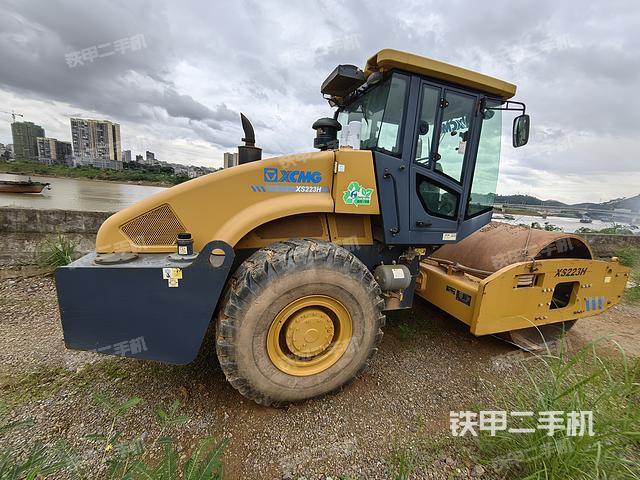 整机左侧（设备外观及核心部件）