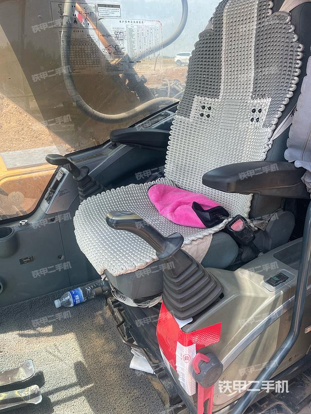 驾驶室整体（整机外观）