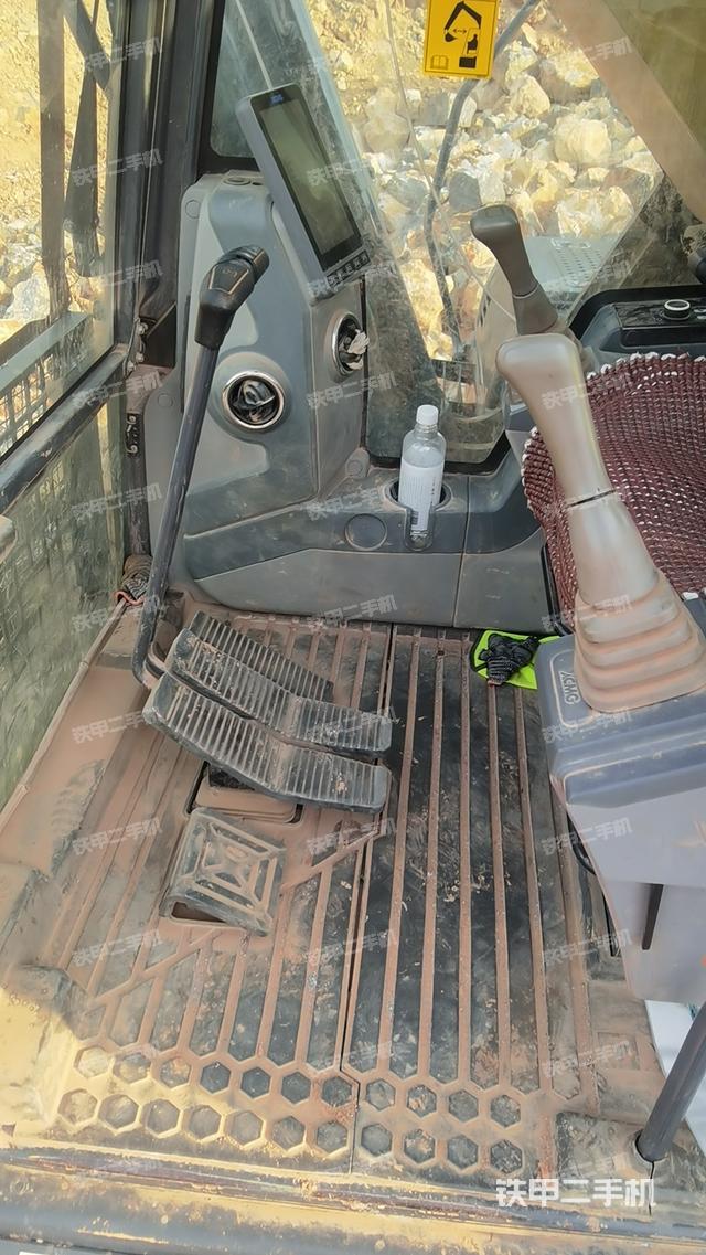 驾驶室整体（整机外观）