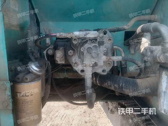 液压泵舱室正面整体（整机外观）