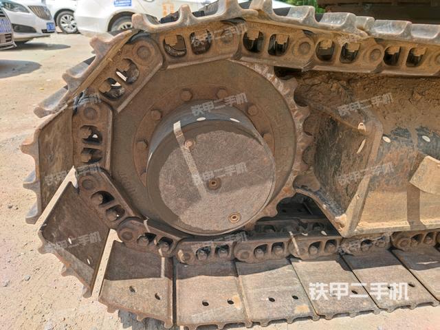 右驅(qū)動(dòng)輪（行走機(jī)構(gòu)）