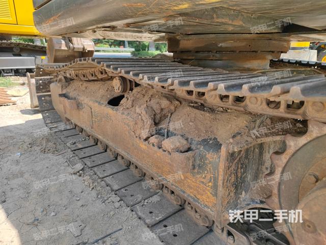 左側(cè)履帶整體?（行走機(jī)構(gòu)）