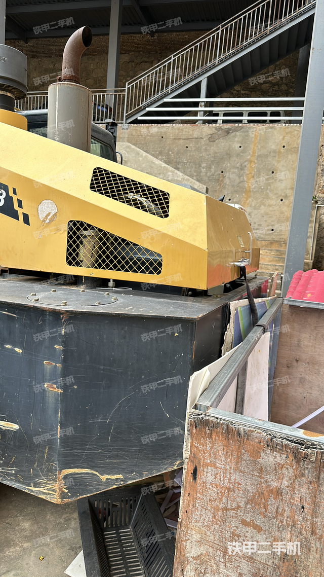 整机右后45°（设备外观及核心部件）