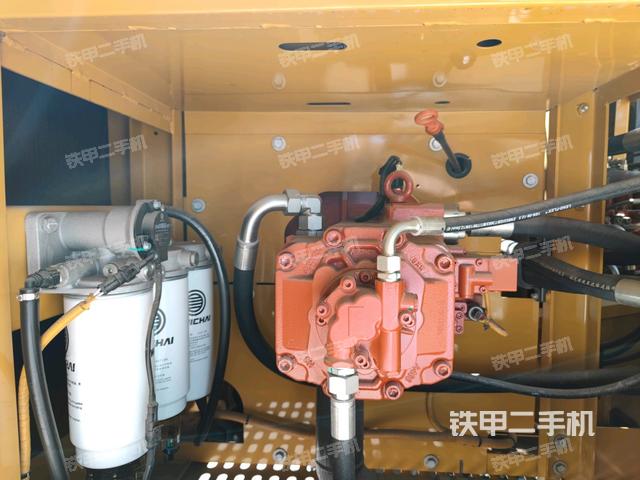 液壓泵斜45?左(大件艙室) 液壓泵斜45?左(大件艙室)